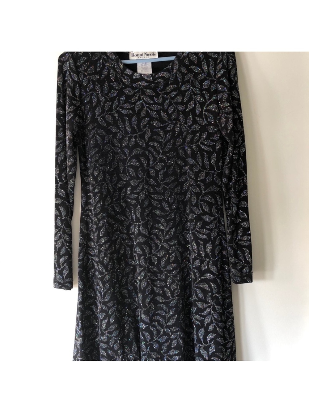 Sparkly Leaf Ronni Nicole Dress 👗 - Picture 6 of 7